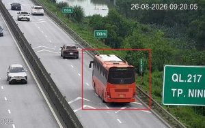 Rà soát đánh giá kỹ quy định về khoảng cách an toàn trên cao tốc