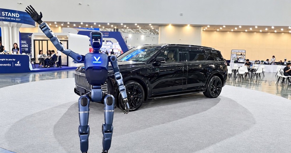 Robot hình người của Vingroup đạt tỷ lệ nội địa hóa trên 90%
