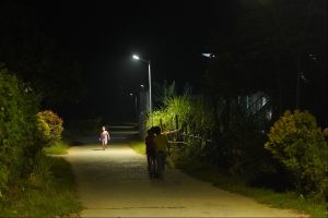Signify mang quà tặng chiếu sáng đến với 15 xã vùng khó Tuyên Quang